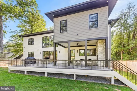 Exterior - 6884 Churchill Rd, Mclean, VA 22101 photo 11 of 13