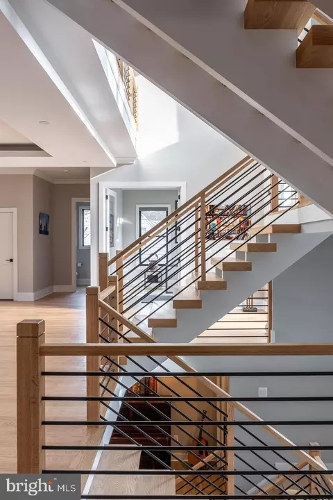 Entry Way - 6884 Churchill Rd, Mclean, VA 22101 photo 8 of 19