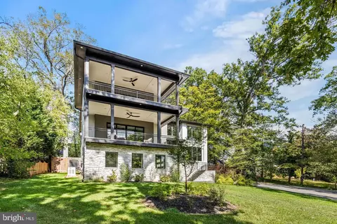 Exterior - 6884 Churchill Rd, Mclean, VA 22101 photo 12 of 13