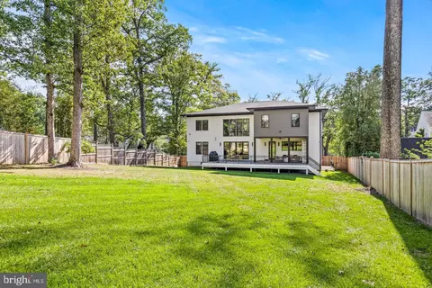 Exterior - 6884 Churchill Rd, Mclean, VA 22101 photo 10 of 13