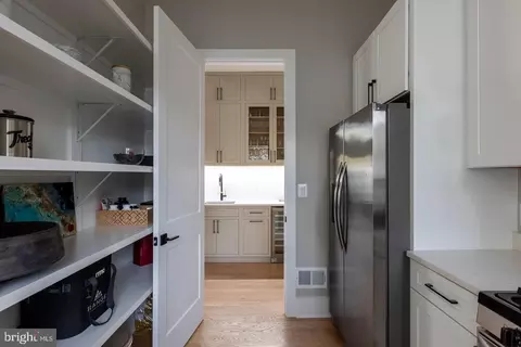 Entry Way - 6884 Churchill Rd, Mclean, VA 22101 photo 5 of 19
