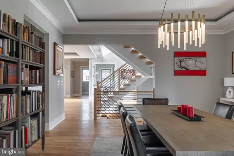 Entry Way - 6884 Churchill Rd, Mclean, VA 22101 photo 6 of 19
