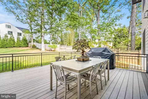 Exterior - 6884 Churchill Rd, Mclean, VA 22101 photo 6 of 13