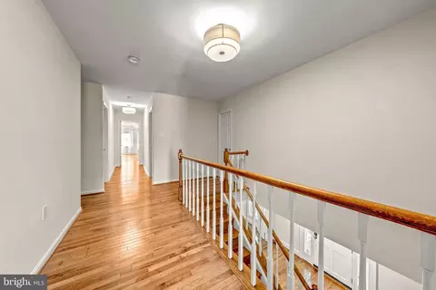 Entry Way - 1623 Linway Park Dr, Mclean, VA 22101 photo 4 of 6