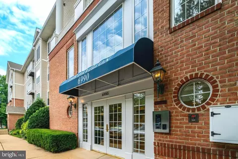 6990 Falls Reach Dr #301, Falls Church, VA 22043