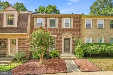 Exterior - 5602 Sutherland Ct, Burke, VA 22015 photo 2 of 5