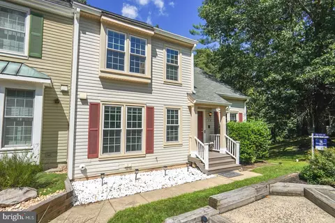 Exterior - 8110 Clifforest Dr, Springfield, VA 22153 photo 2 of 4