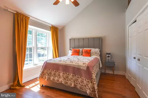 Bedroom - 8110 Clifforest Dr, Springfield, VA 22153 photo 3 of 3