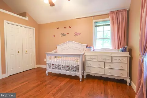 Bedroom - 8110 Clifforest Dr, Springfield, VA 22153 photo 2 of 3