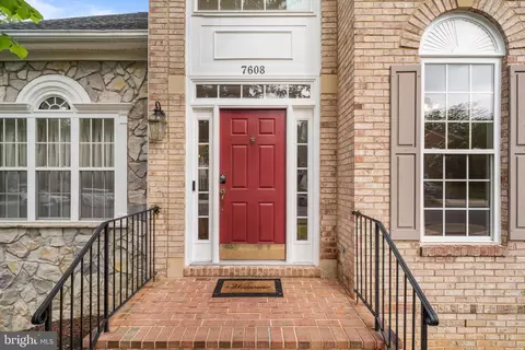 Entry Way - 7608 Mcweadon Ln, Springfield, VA 22150 photo 10 of 10