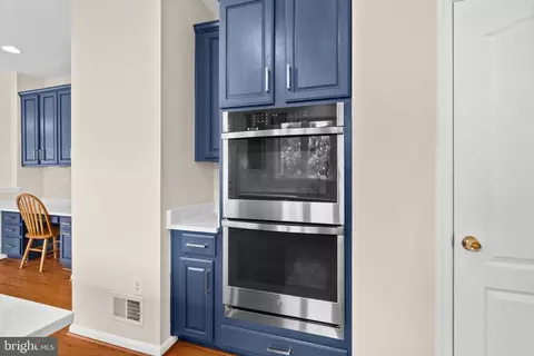 Kitchen - 7608 Mcweadon Ln, Springfield, VA 22150 photo 5 of 5