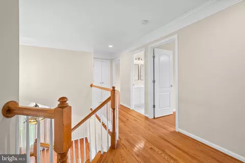 Entry Way - 7608 Mcweadon Ln, Springfield, VA 22150 photo 6 of 10