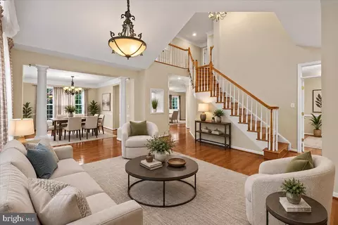 Living - 7608 Mcweadon Ln, Springfield, VA 22150 photo 1 of 4