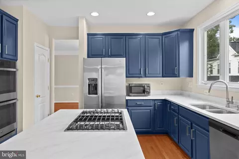 Kitchen - 7608 Mcweadon Ln, Springfield, VA 22150 photo 4 of 5