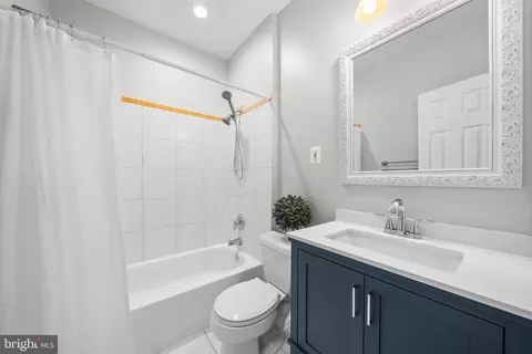 Bath - 7608 Mcweadon Ln, Springfield, VA 22150 photo 5 of 5