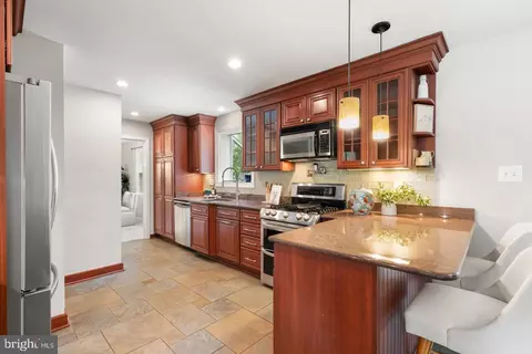 Kitchen - 9202 Setter Pl, Springfield, VA 22153 photo 2 of 5