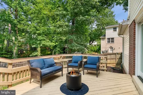 Exterior - 9202 Setter Pl, Springfield, VA 22153 photo 5 of 8