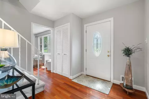 Entry Way - 9202 Setter Pl, Springfield, VA 22153 photo 2 of 6