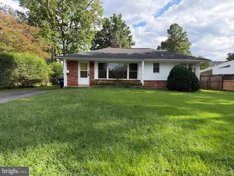1805 Stratford Dr, Alexandria, VA 22308