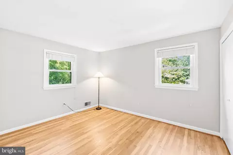 Bedroom - 6604 Grey Fox Dr, Springfield, VA 22152 photo 5 of 8