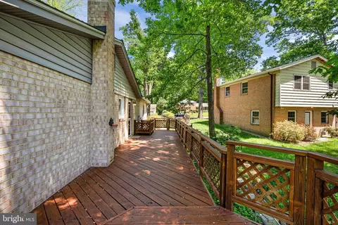 Exterior - 6604 Grey Fox Dr, Springfield, VA 22152 photo 3 of 9