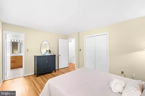 Bedroom - 6604 Grey Fox Dr, Springfield, VA 22152 photo 1 of 8