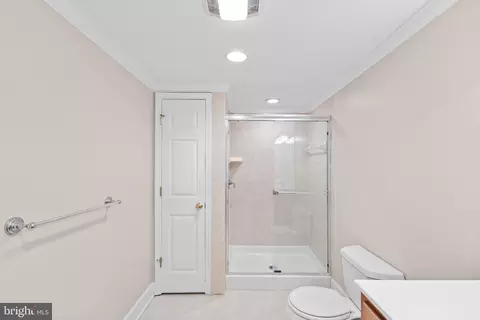 Bath - 6604 Grey Fox Dr, Springfield, VA 22152 photo 4 of 5