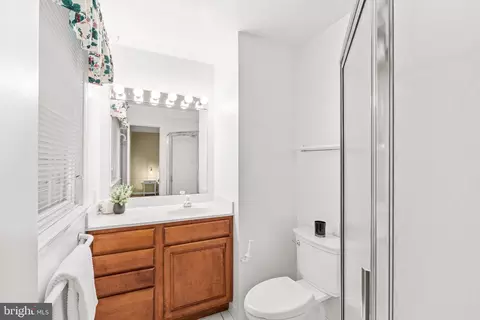 Bath - 6604 Grey Fox Dr, Springfield, VA 22152 photo 1 of 5
