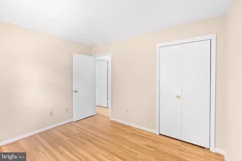 Bedroom - 6604 Grey Fox Dr, Springfield, VA 22152 photo 6 of 8