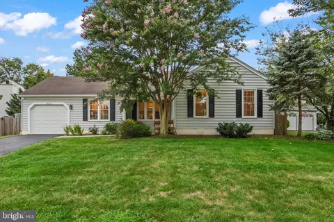 5408 Overland Ct, Centreville, VA 20120
