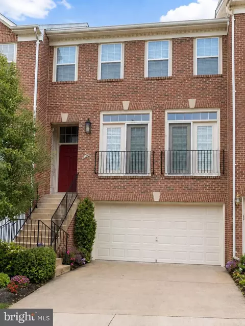5264 Cozy Glen Ln, Alexandria, VA 22312