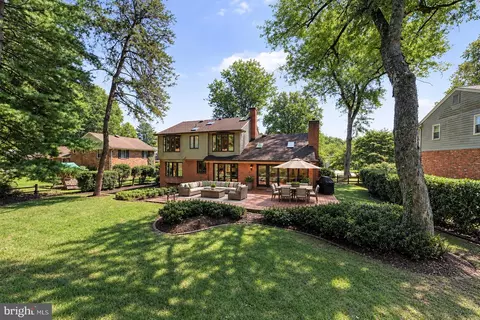 Exterior - 1604 East Ave, Mclean, VA 22101 photo 6 of 10