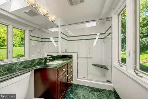 Bath - 1604 East Ave, Mclean, VA 22101 photo 2 of 3