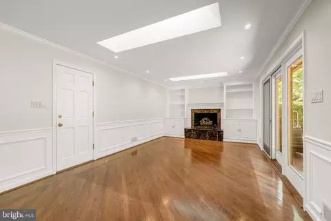 Living - 1604 East Ave, Mclean, VA 22101 photo 8 of 8