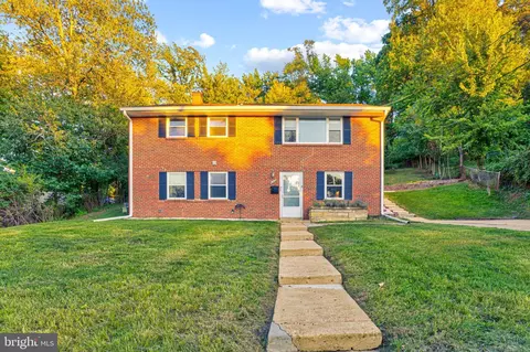 6209 Sandlin Ct, Alexandria, VA 22310
