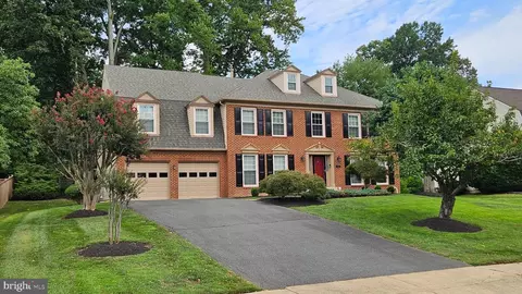 5381 Ashleigh Rd, Fairfax, VA 22030