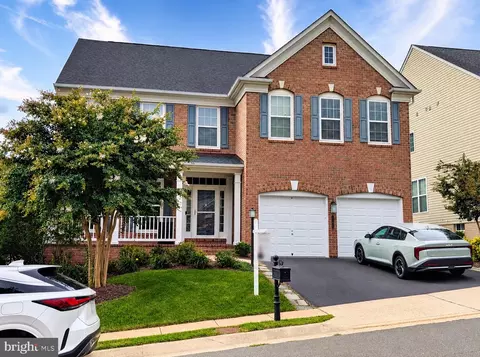 8185 Paper Birch Dr, Lorton, VA 22079
