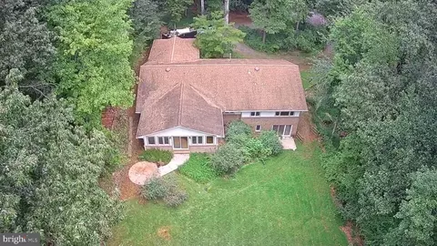 6714 Colewood Estates Rd, Clifton, VA 20124