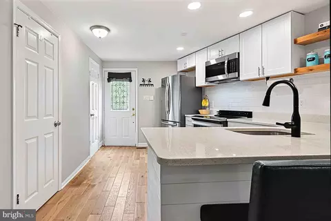 Kitchen - 11927 Redtree Way, Reston, VA 20194 photo 4 of 6