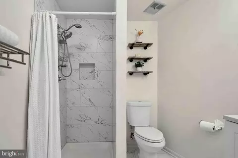 Bath - 11927 Redtree Way, Reston, VA 20194 photo 6 of 6