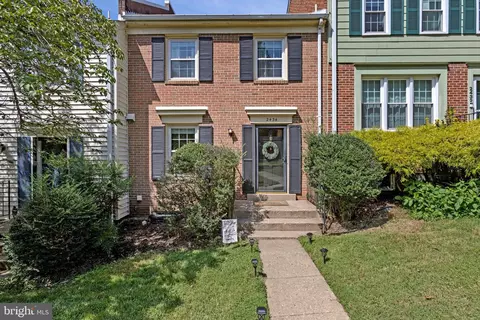 2434 Windbreak Dr, Alexandria, VA 22306