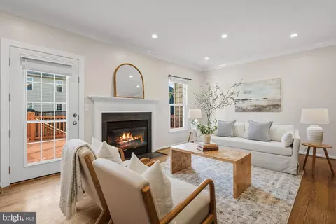 6029 Bingley Rd, Alexandria, VA 22315