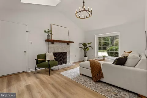 Living - 9065 Northedge Dr, Springfield, VA 22153 photo 7 of 8