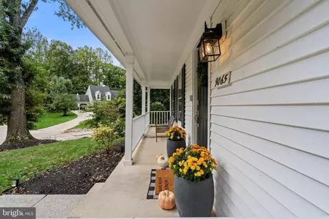 Exterior - 9065 Northedge Dr, Springfield, VA 22153 photo 4 of 10