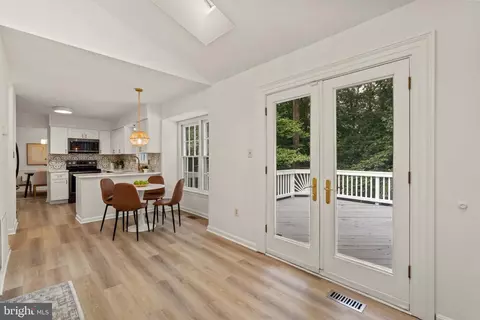 Entry Way - 9065 Northedge Dr, Springfield, VA 22153 photo 4 of 6