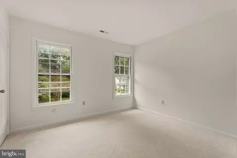 Bedroom - 9065 Northedge Dr, Springfield, VA 22153 photo 6 of 9