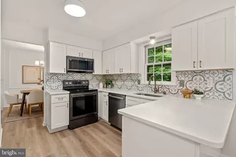 Kitchen - 9065 Northedge Dr, Springfield, VA 22153 photo 2 of 4