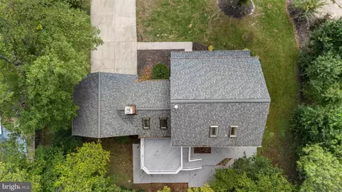 View/Area - 9065 Northedge Dr, Springfield, VA 22153 photo 2 of 4