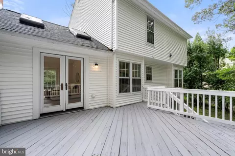 Exterior - 9065 Northedge Dr, Springfield, VA 22153 photo 6 of 10
