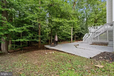 Exterior - 9065 Northedge Dr, Springfield, VA 22153 photo 8 of 10